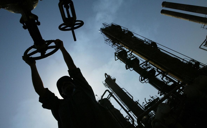 FT узнала, что США призвали мировых трейдеров торговать нефтью из