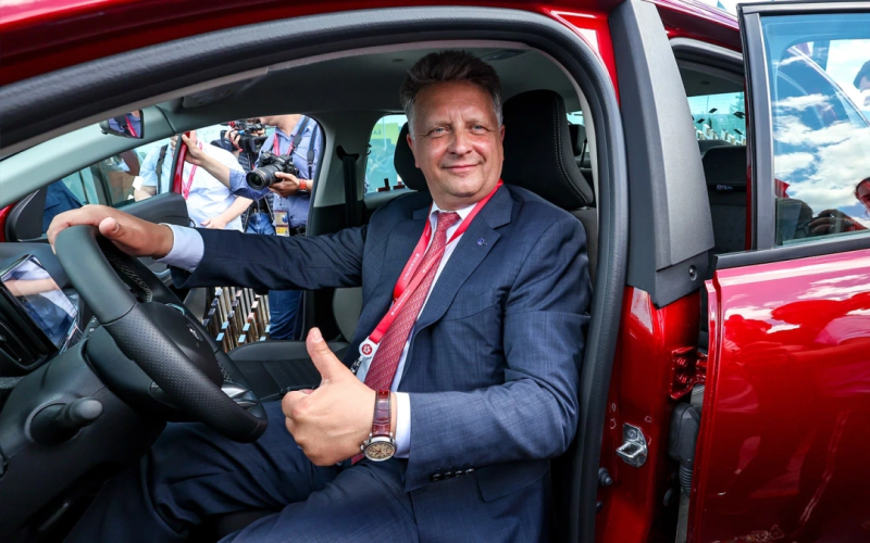 FT узнала, что Трамп не поддержал Макрона насчет войск ЕС на Украине