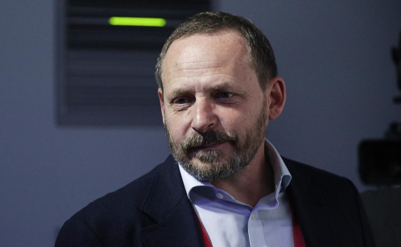 FT узнала, что Волож попросил ЕС снять с него санкции