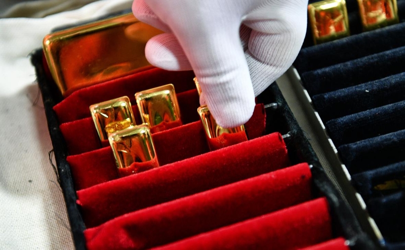 ФТС сообщила кратном увеличении вывоза слитков золота физлицами