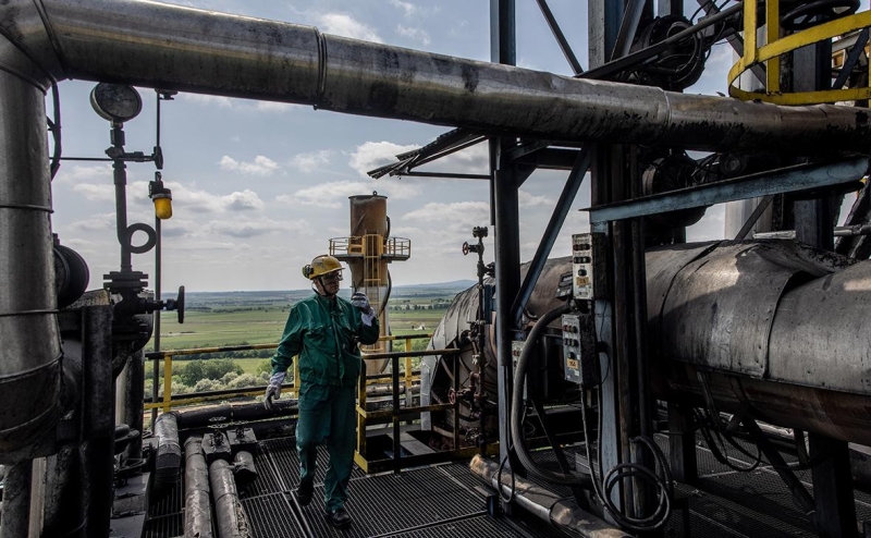 «Газпром» пообещал рассмотреть поставку газа Венгрии сверх контракта