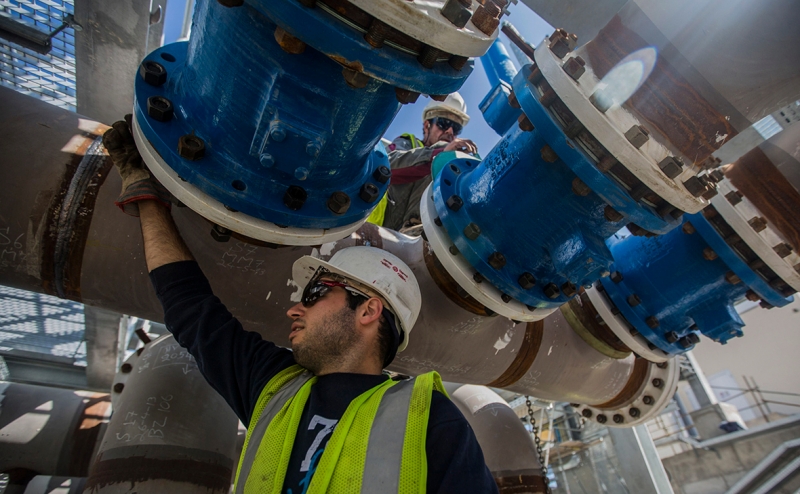 «Газпром» проиндексирует зарплаты сотрудникам выше инфляции