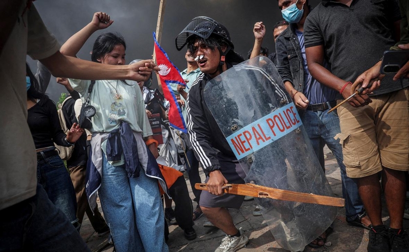 Где в мире в 2025 году произошли госперевороты и массовые протесты