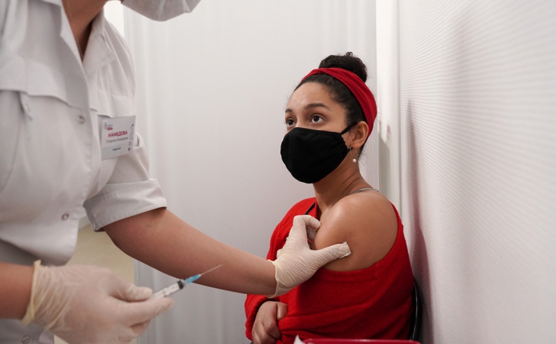 Германия ослабила ограничения по COVID-19 для прибывающих из России