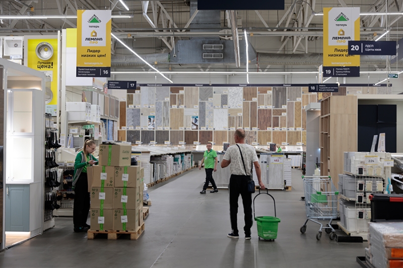 Гипермаркеты «Леруа Мерлен» начали менять вывески