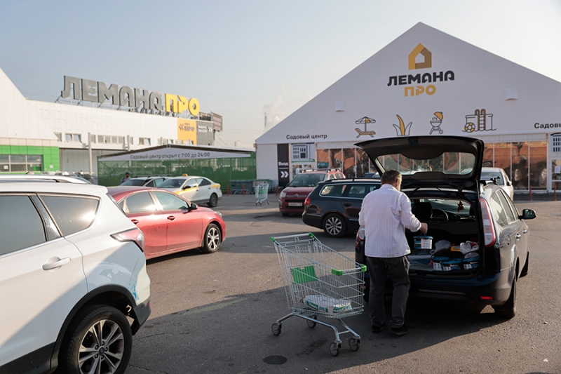 Гипермаркеты «Леруа Мерлен» начали менять вывески