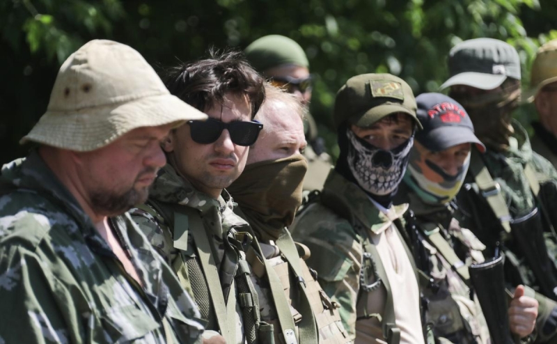 Гладков перечислил вооружения, выданные бойцам теробороны