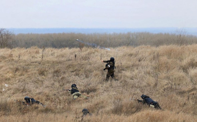 Гладков заявил о поиске законного способа вооружить батальоны
