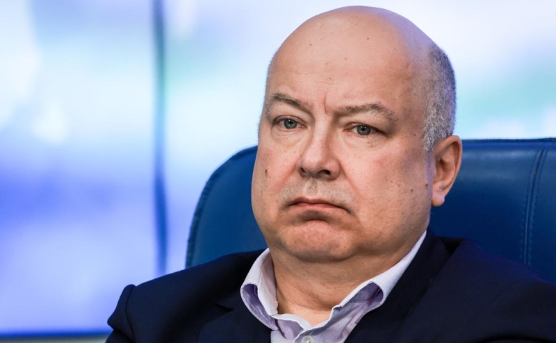 Глава фонда ВЦИОМ поспорил с депутатом о детях и девушках&nbsp;с&nbsp;собачками