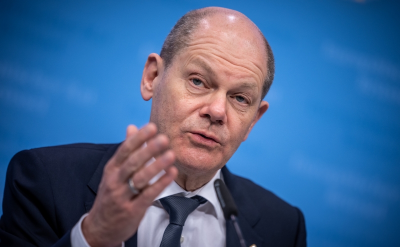 Глава МИД Британии исключила намерение санкциями «сменить режим» в России