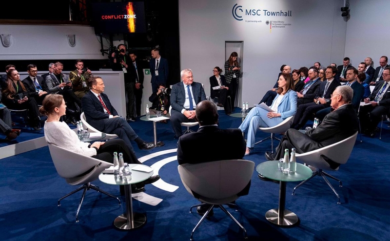 Глава МИД Польши назвал переговорную тактику США по Украине нетипичной