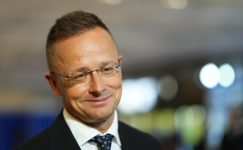 Глава МИД Венгрии пообещал «не гнаться» за новыми санкциями против России