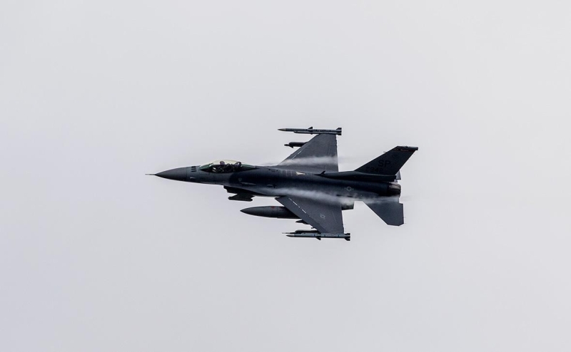 Глава Минобороны Дании назвал сроки отправки первых F-16 на Украину