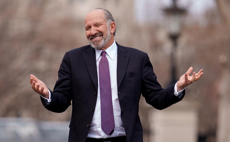 Глава Минторга США заявил, что за день продал 1000 «золотых виз»