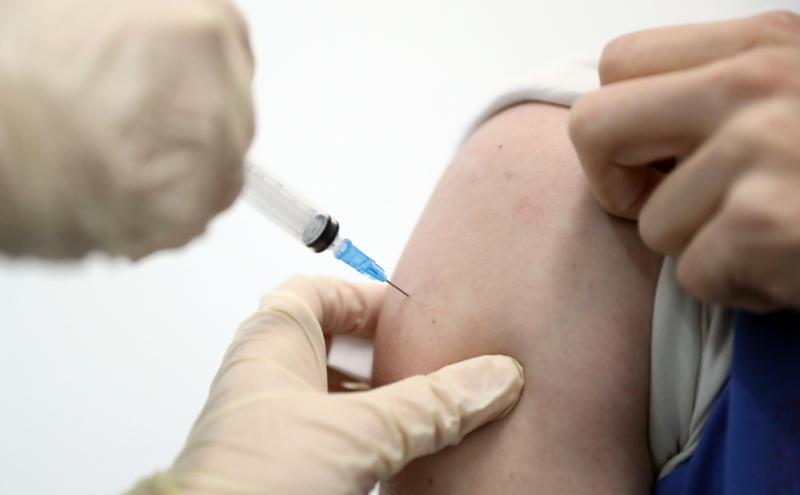 Глава ВОЗ оценил необходимое число доз вакцин для прививок 70% населения