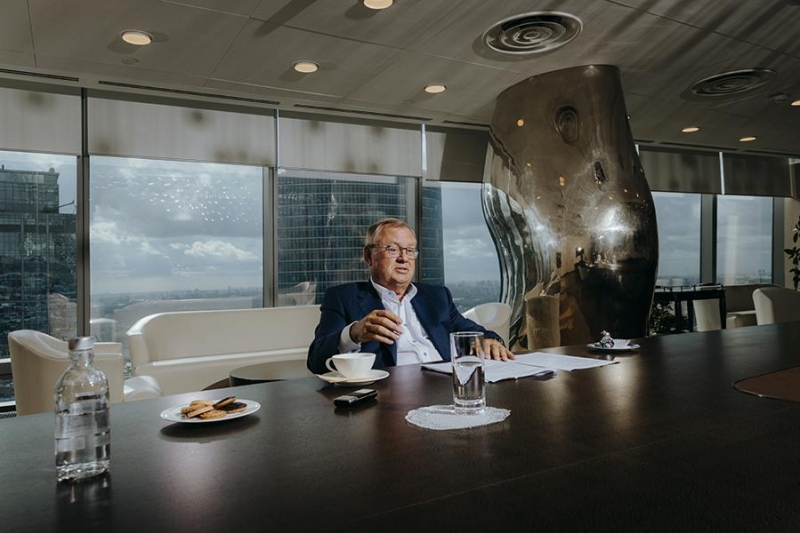 Глава ВТБ — РБК: «Я всех уговариваю — бросьте идею выхода из-под