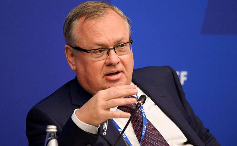 Глава ВТБ — РБК: «Я всех уговариваю — бросьте идею выхода из-под