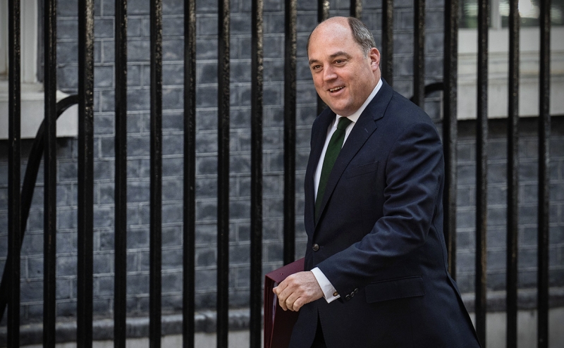 Главный претендент на пост премьера Британии отказался выдвигаться