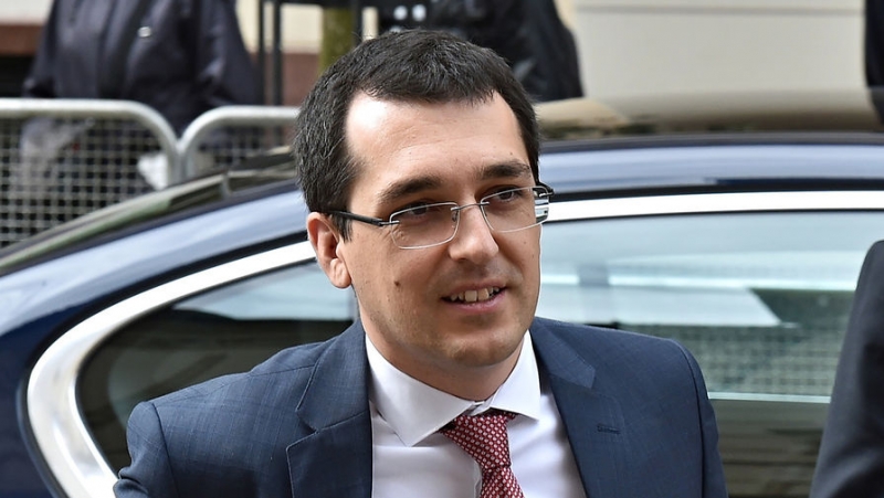 Главу Минздрава Румынии оштрафовали за отсутствие маски