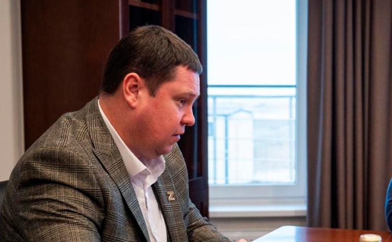 Главу Новой Каховки уволили за «недостойное поведение» на мемориале