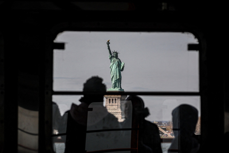 Goldman Sachs оценил вероятность рецессии в США из-за пошлин Трампа в