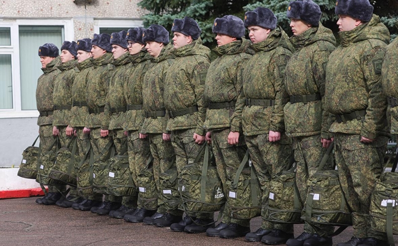Госдума приняла закон о круглогодичном призыве