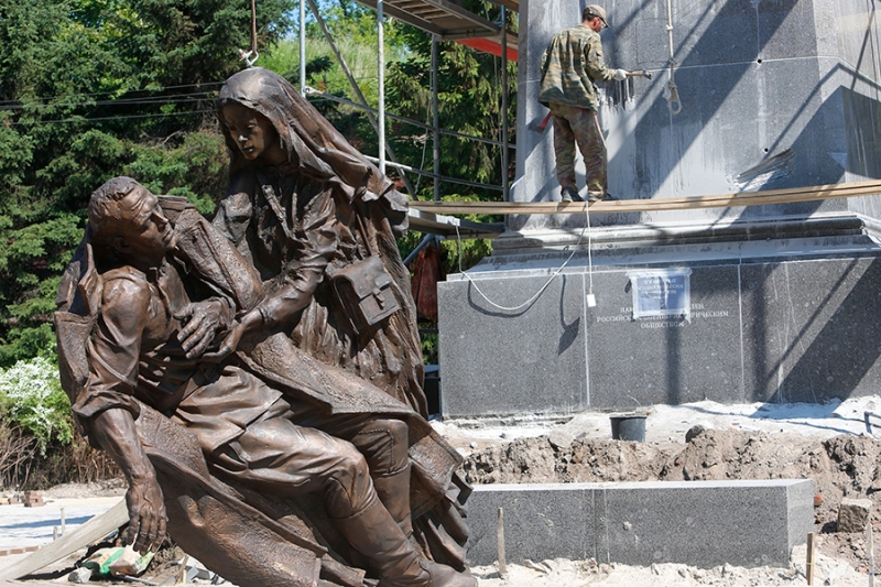 Госкорпорация памяти. Сколько стоят памятники РВИО и кто за них платит
