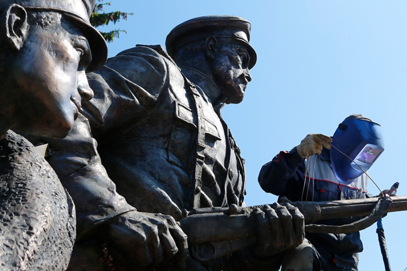 Госкорпорация памяти. Сколько стоят памятники РВИО и кто за них платит