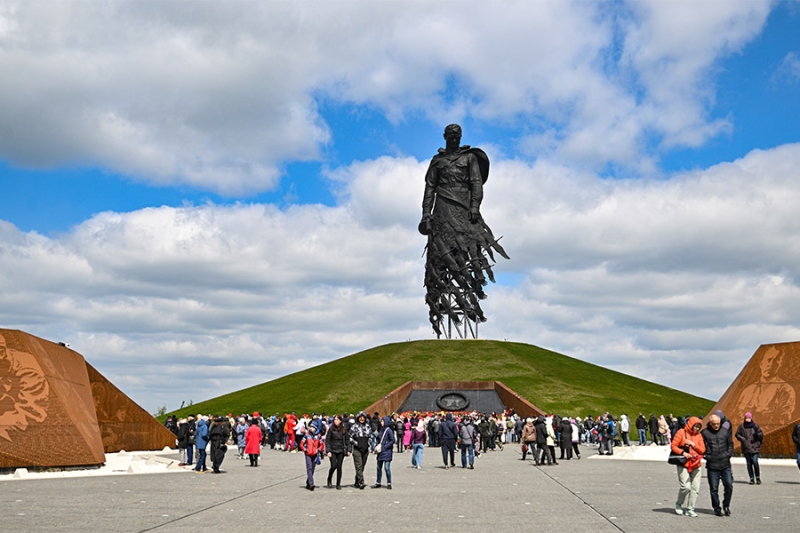 Госкорпорация памяти. Сколько стоят памятники РВИО и кто за них платит