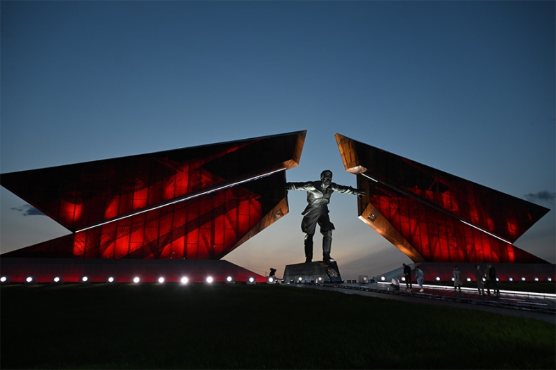 Госкорпорация памяти. Сколько стоят памятники РВИО и кто за них платит