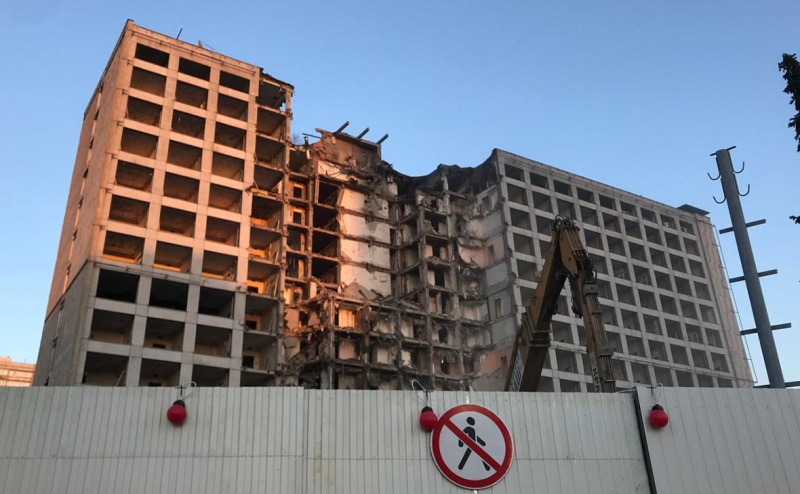 Гостиницу «Мир» у Белого дома снесут и предложат застроить офисами