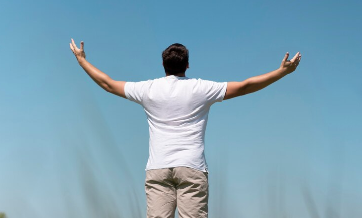 Греф пообещал снести &laquo;шалаши&raquo; и &laquo;шанхаи&raquo; вокруг курорта &laquo;Манжерок&raquo;