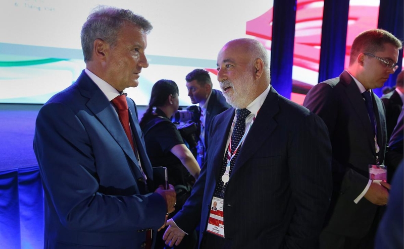 Греф поспорил с Вексельбергом насчет решения проблем зарубежных