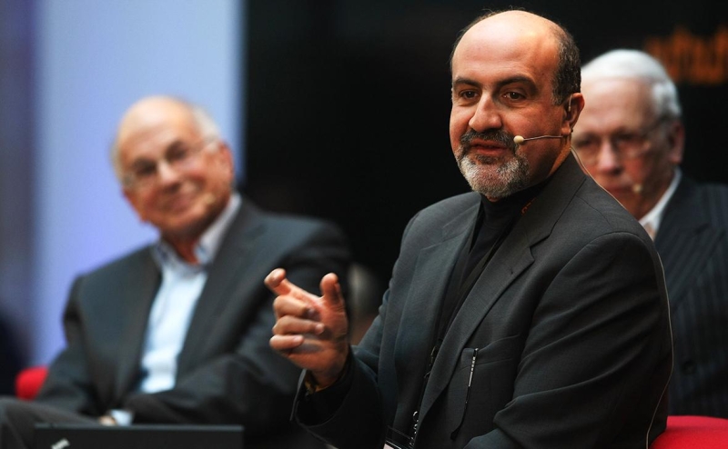 Греф предупредил об опасности игнорирования «жирных хвостов» в