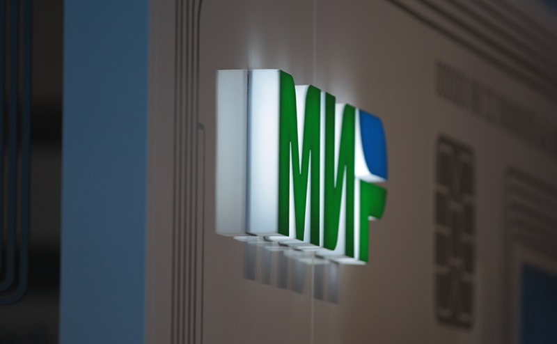 Греф заявил о необходимости создания конкурента оператору карт «Мир»