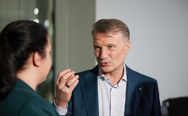 Греф заявил об избытке денег на рынке, «которого не видел мир»