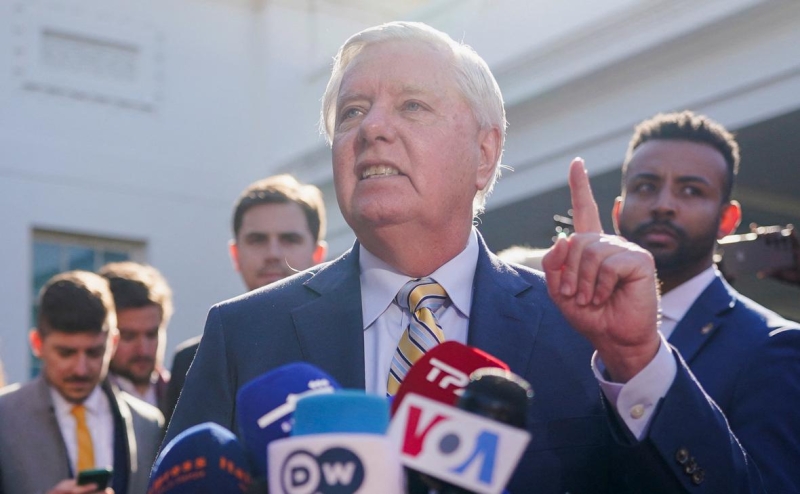 Грэм призвал Зеленского измениться или уйти с поста после спора с