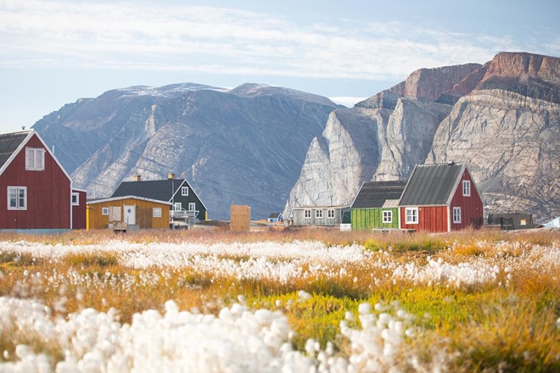 Гренландия: кому принадлежит самый большой остров мира, его роль для