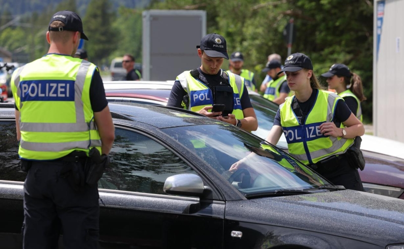 Грузия запретила реэкспорт в Россию автомобилей из США