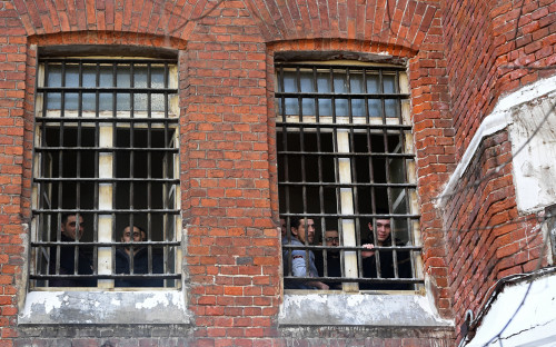 Губернатор допустил отправку заключенных на добычу золота на Колыме