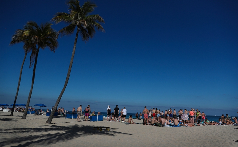 Губернатор Приморья предложил ввести сбор с выезжающих за рубеж турист