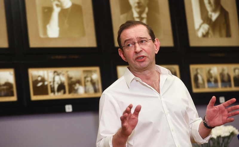 Хабенский двумя пятилетками оценил изменения в МХТ за четыре года