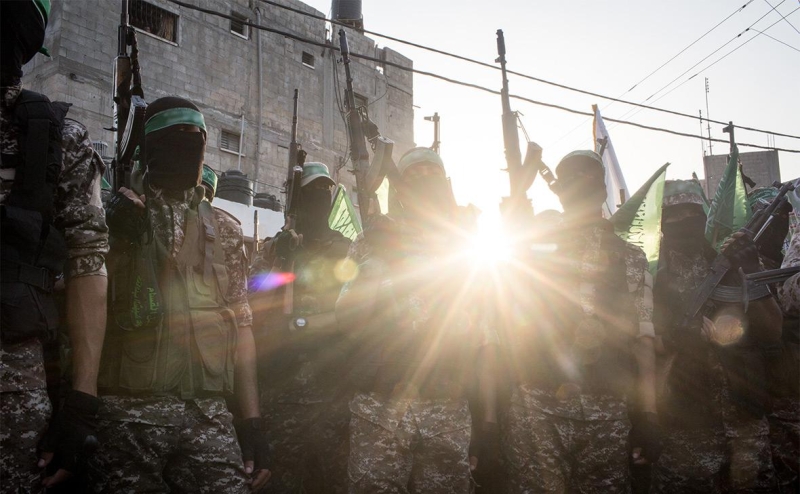 ХАМАС освободил из плена первую группу заложников