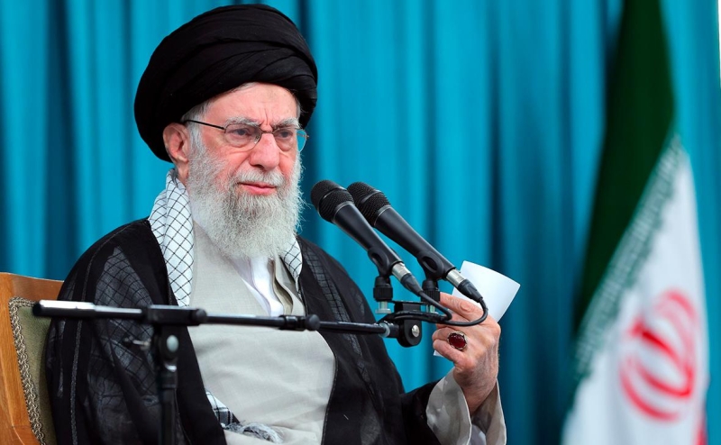 Хаменеи назвал условие новых ударов по военным базам США