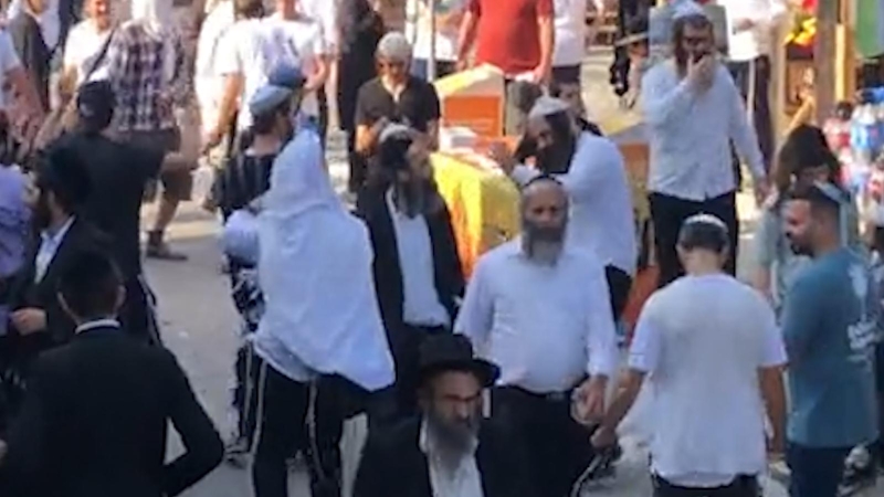 Хасиды празднуют еврейский Новый год в украинской Умани. Видео