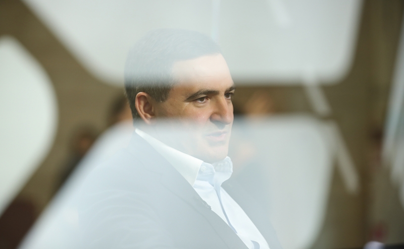 Хасис досрочно покинет Сбербанк