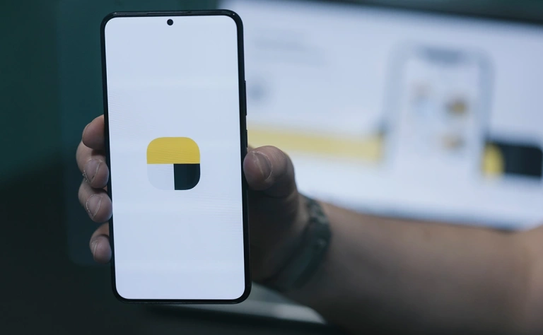 Хинштейн отчитал чиновницу за выезд за рубеж без уведомления