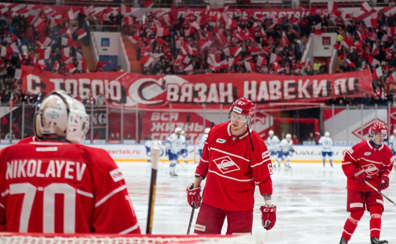 Хоккеисты «Спартака» победили «Динамо» в дерби с рекордной