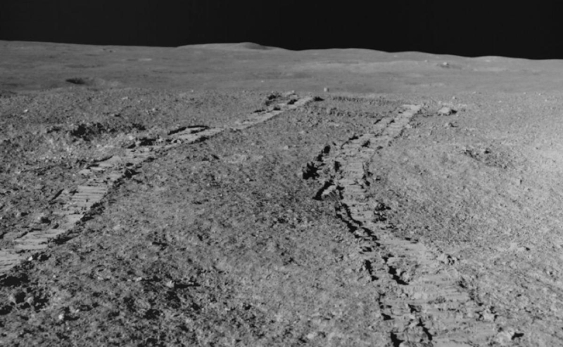 Индийская миссия нашла на Южном полюсе Луны серу и металлы