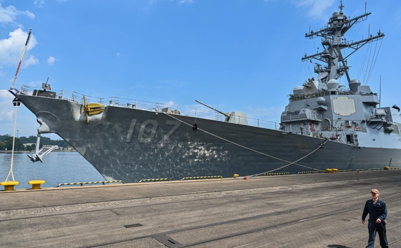 Иран направил эсминец в Красное море после уничтожения США лодок